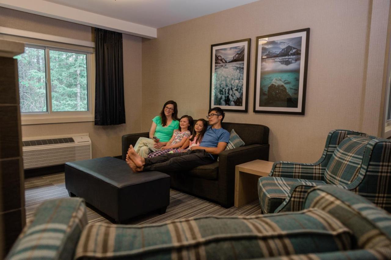 Mountaineer Lodge Lake Louise Exteriör bild