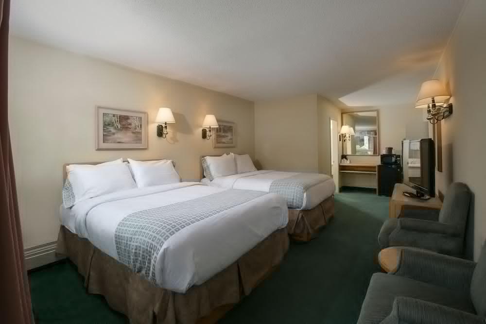 Mountaineer Lodge Lake Louise Exteriör bild