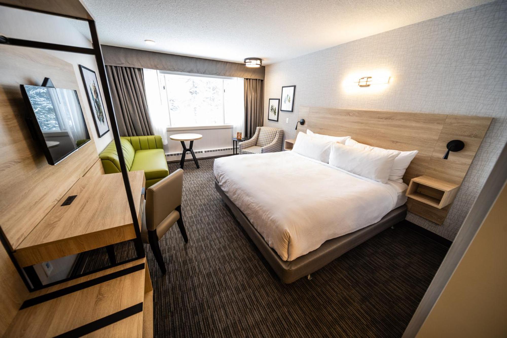 Mountaineer Lodge Lake Louise Exteriör bild