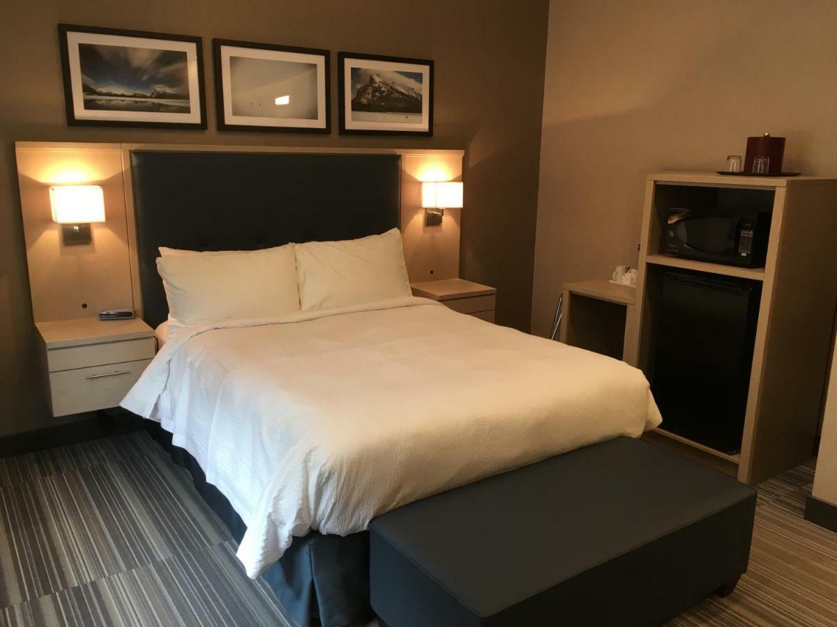 Mountaineer Lodge Lake Louise Exteriör bild